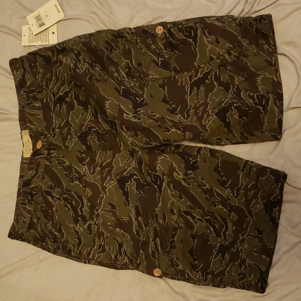 Lucky Brand size 16 NWT camoflage cargo shorts